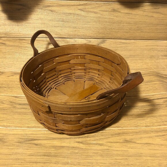 Longaberger basket dated 1995 and signed basket with two side leather handles - Picture 2 of 9